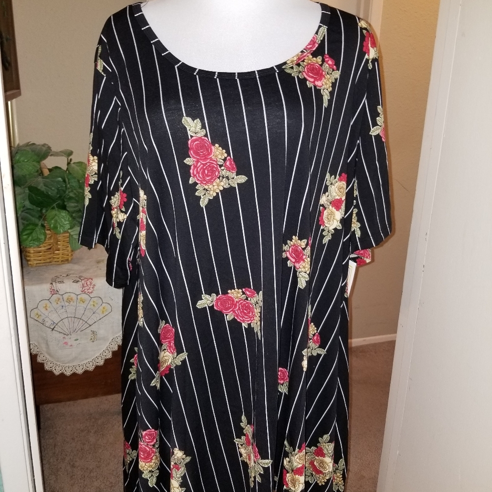 NWT LuLaRoe Perfect T